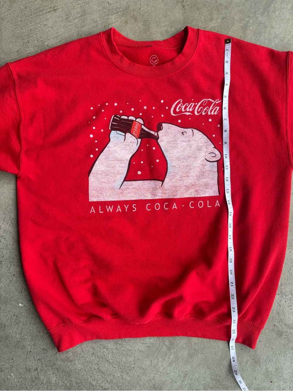 Coca-Cola Red Crewneck Sweatshirt with Polar Bear Graphic Medium Oversized - Picture 9 of 9